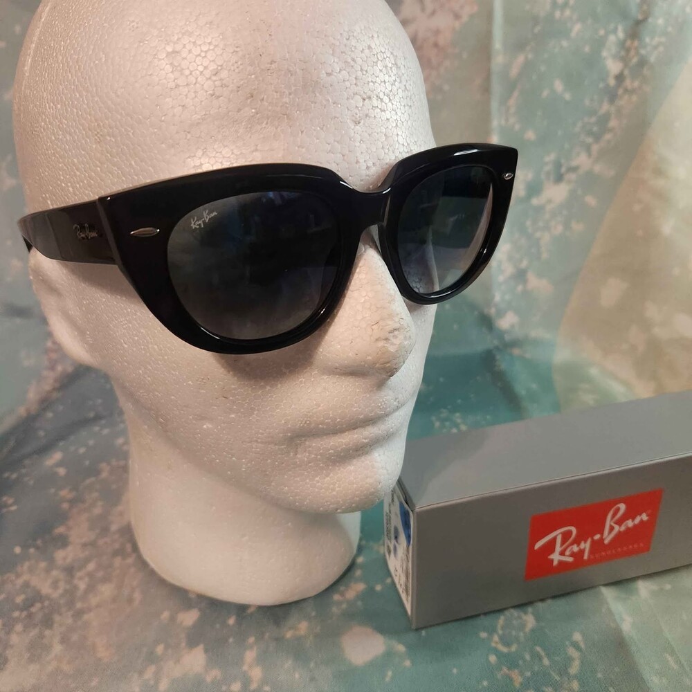 Ray-Ban Doreen RB 2286-F Sunglasses